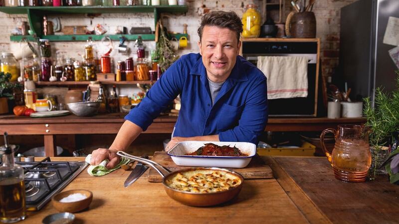 Jamie Oliver in Jamie: Keep Cooking Family Favourites