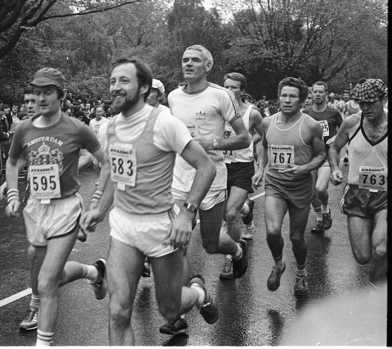 Noel Carroll (white T-shirt) running the first Dublin Marathon in 1980. Photograph: Jack McManus