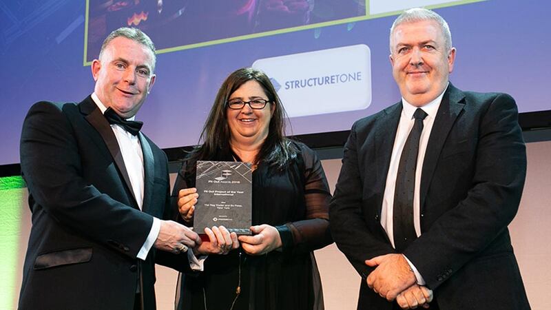 Tom Murnane, Commercial Director, StructureTone presents the Fit Out Project of the Year - International award to Graham O’Donnell & Ann-Marie O’Neill, O’Donnell O’Neill Design.