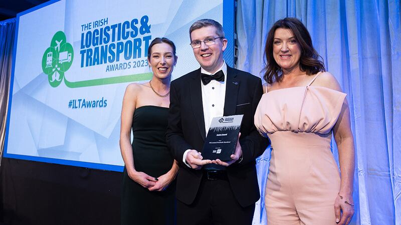 Justin Martin, Head of Enforcement, Vehicle Testing & Enforcement, Road Safety Authority, presents the Safety Award to Tonya Grace & Nicola Cherry, FTA Ireland Trucksafe Standard.