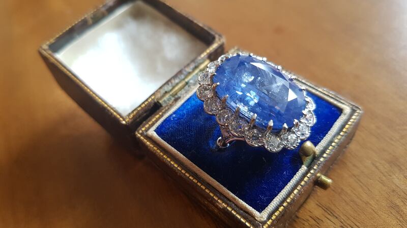 Lot 800: Rare cornflower blue 20ct sapphire and diamond ring ( €14,000- €18,000) Matthews Auction