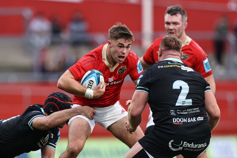 BKT United Rugby Championship Quarter-Final, Thomond Park, Limerick 7/6/2024
Munster vs Ospreys
Munster's Jack Crowley comes up against Dewi Lake of Ospreys 
Mandatory Credit ©INPHO/Ben Brady