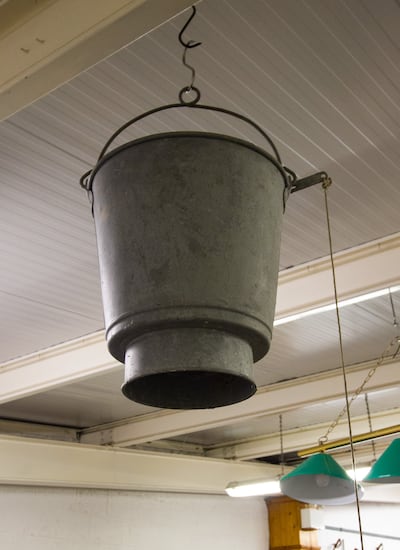 A French outdoor shower bucket is just the thing for hardy bodies that you could spend years searching for