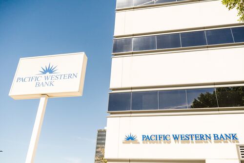 Regional US banks extend rout as PacWest, Western Alliance sink