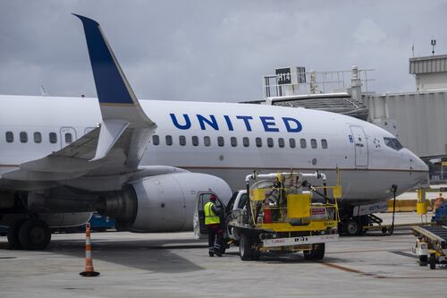 United Airlines bets big on pampering passengers