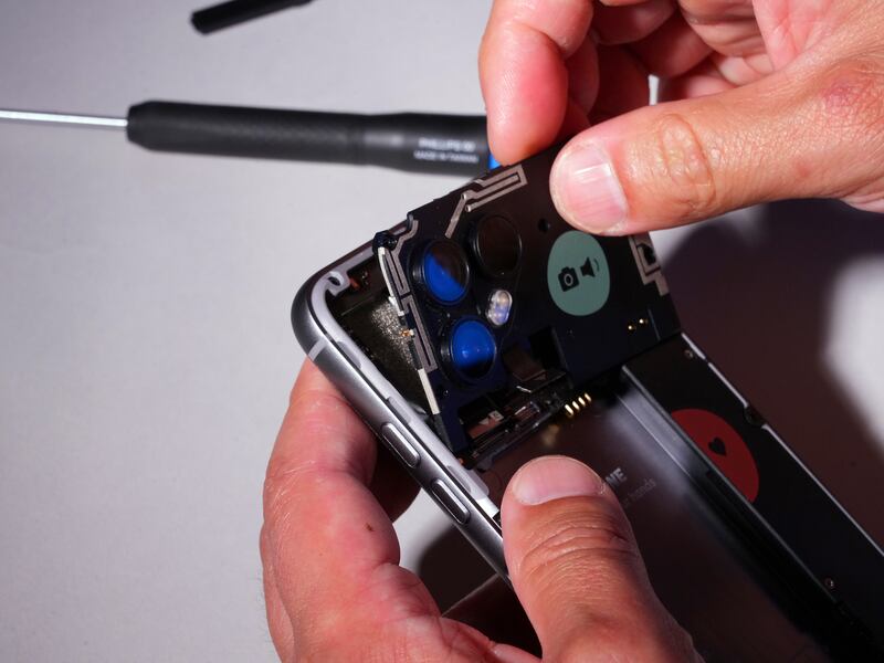 The experience of taking the phone apart was empowering. Photograph: Jim Wilson/The New York Times