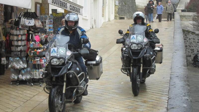 Geoff Hill (left) and Gary Walker succeed where Carl Clancy failed at Château d' Amboise in the Loire valley. Photograph: Peter Murtagh