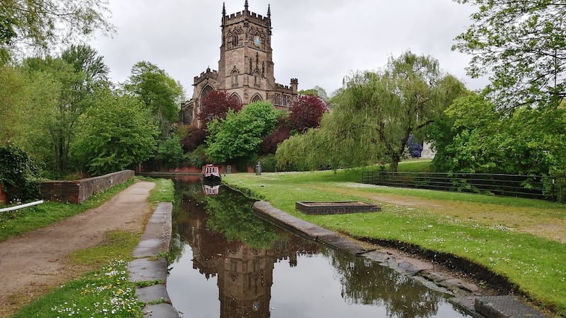 The Wren and 15th century Kidderminster St Mary and All Saints