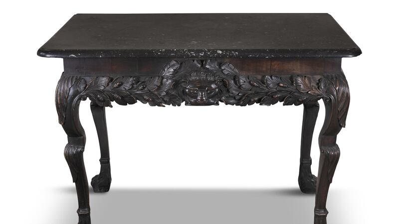 18th-century Irish walnut side table €40,000-€60,000