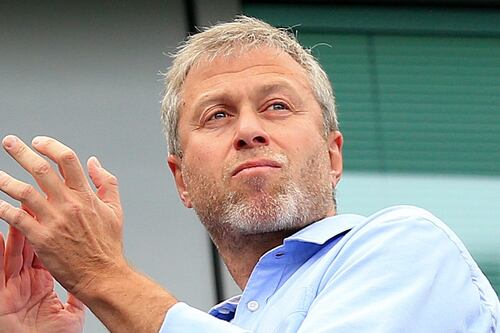 Roman Abramovich wins first round of libel battle over Putin’s People book