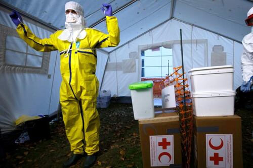 Ebola: Clinical trials to begin in Guinea and Liberia in December