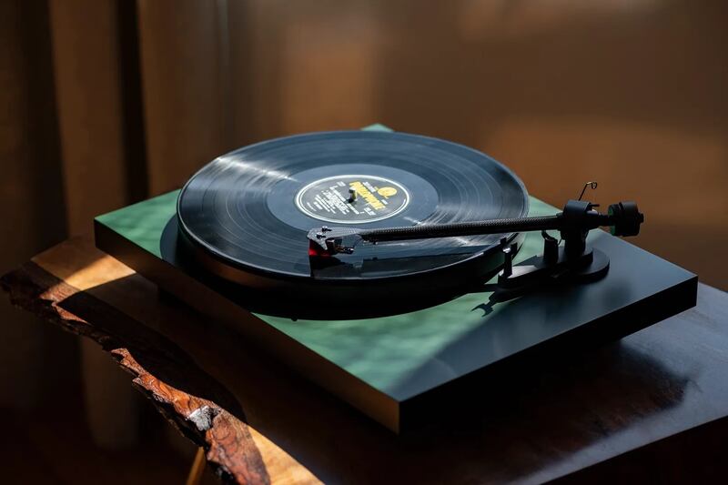 The Carbon EVO has been hailed as a great overall turntable – this is the Pro-Ject Debut model