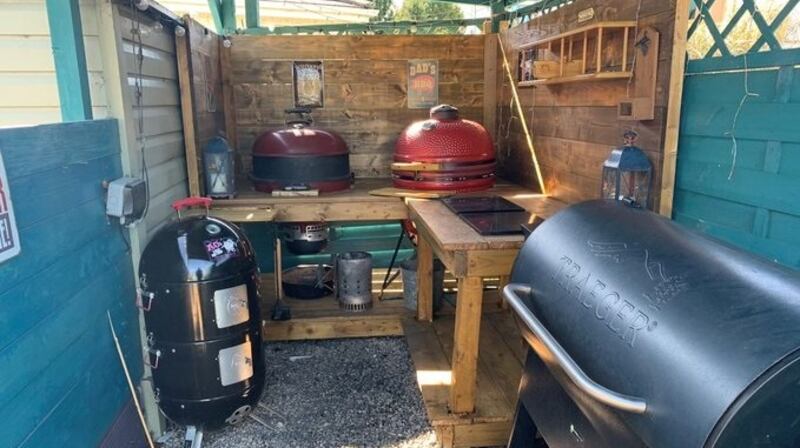 Martin Savage’s outdoor kitchen