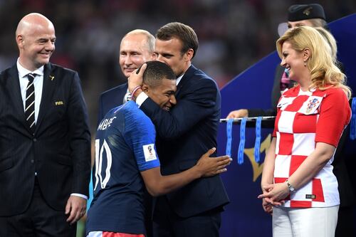 Macron happy to dive into the transfer saga around Mbappé