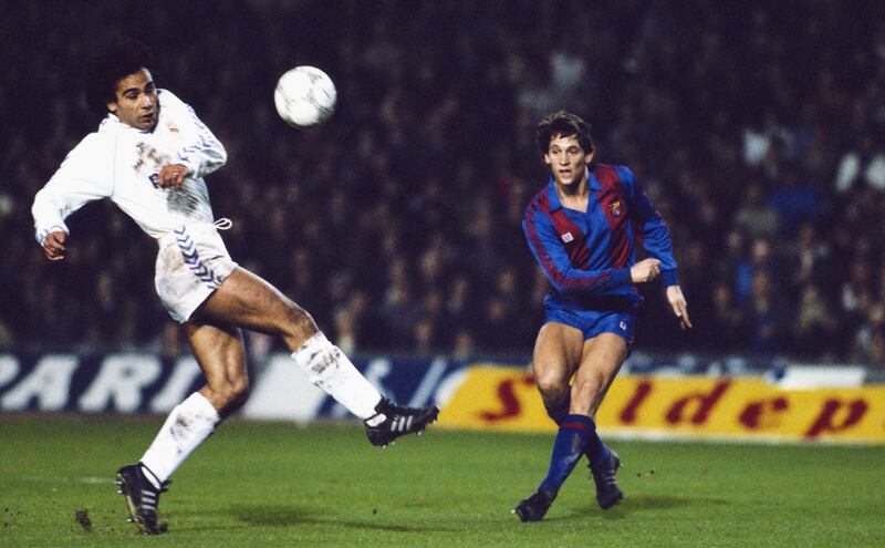 Gary Lineker in action for Barcelona against Real Madrid at the Camp Nou in Barcelona. Photograph; Simon Bruty/Allsport/Getty Images