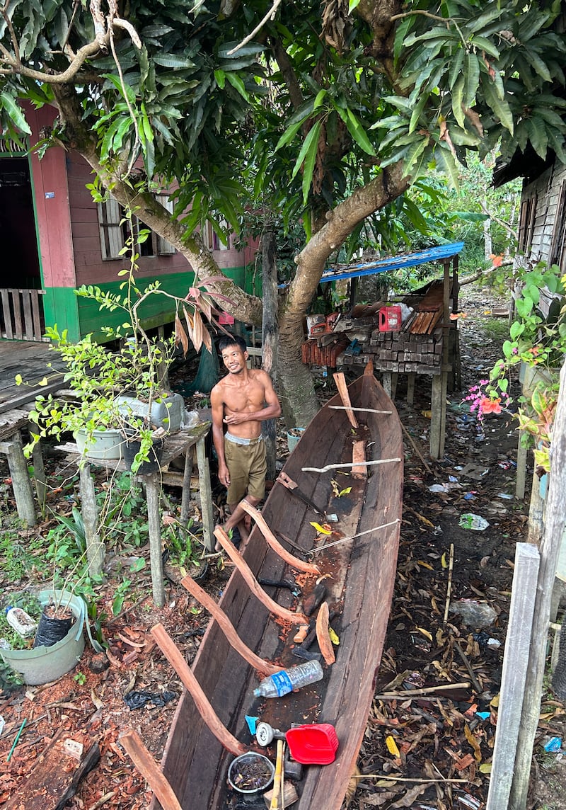 Boat building on the Kahayan river, Kalimantan, Borneo