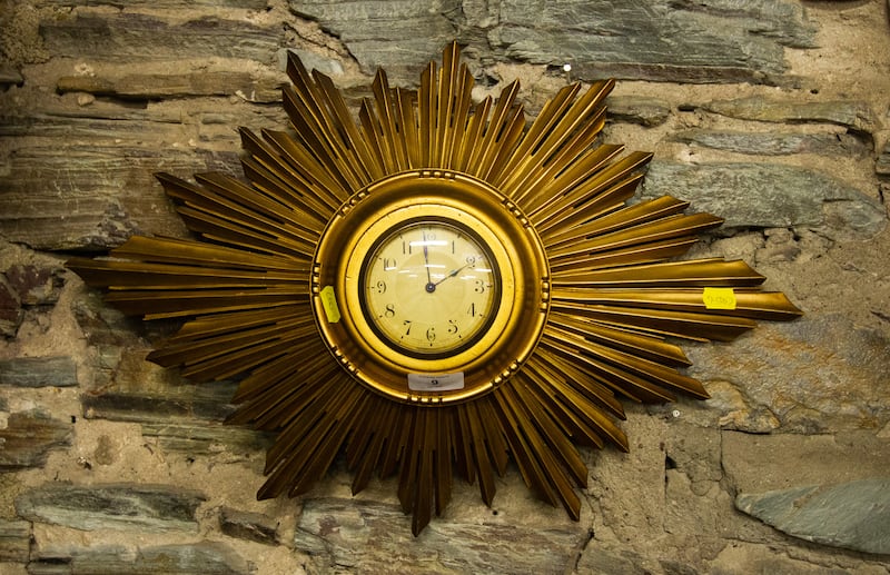 Swiss sunburst clock (€60-€100)