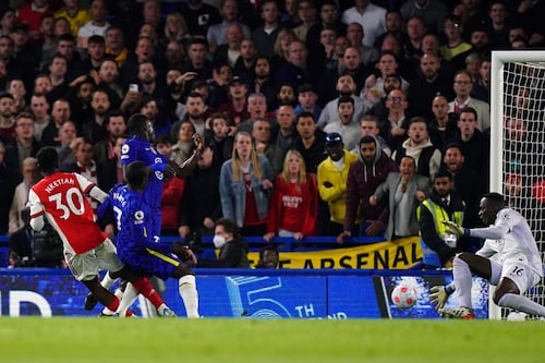 Eddie Nketiah double hands Arsenal vital win amid Chelsea chaos