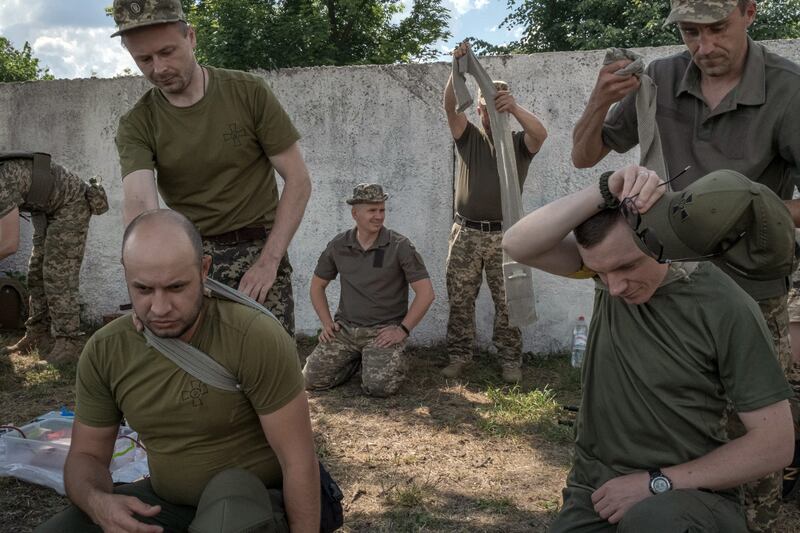 Ukrainian soldiers receive medical training in Kyiv on Friday, July 1st.  Photograph: Mauricio Lima/New York Times