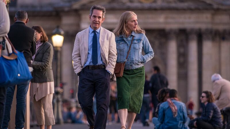 Tom Hollander and Saskia Reeves in Us