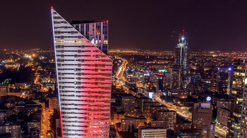 The sweeping shape of Daniel Libeskind’s Zlota 44 building in Warsaw evokes the flight of the eagle, with curved lines allowing light to bounce off the building’s edges.