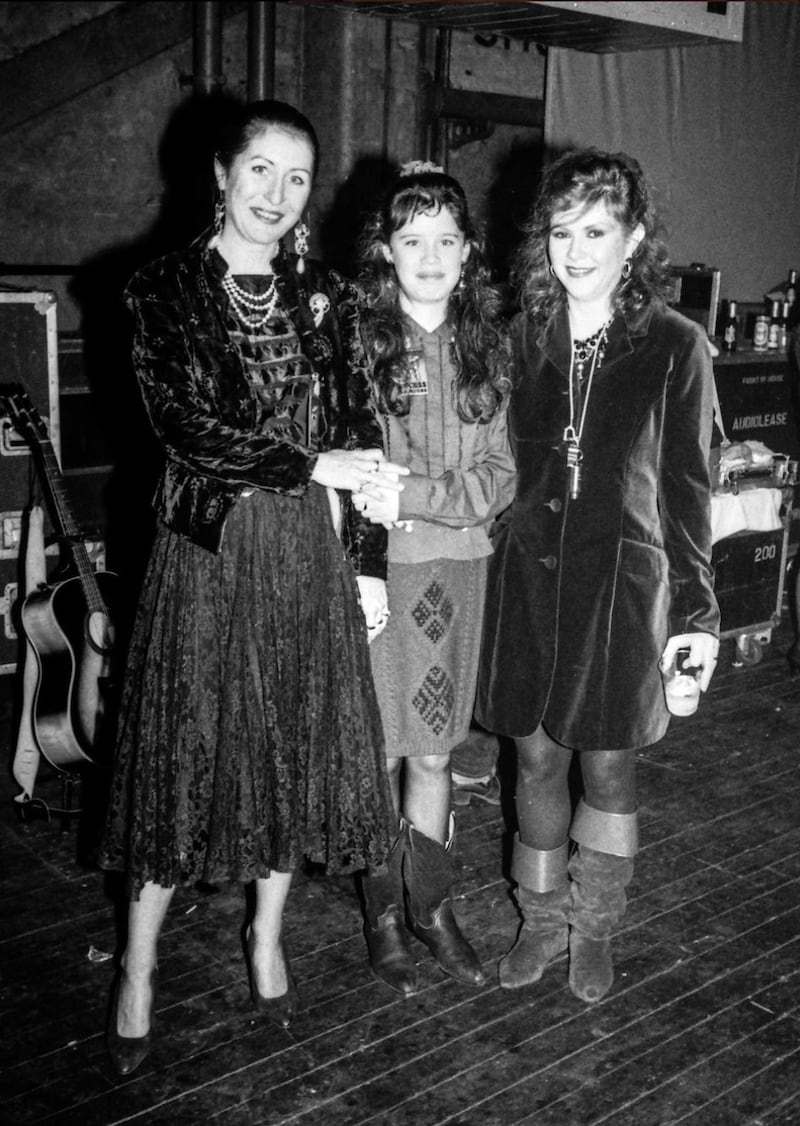 Shannon Murray (centre) with her mother Ferga (left) and singer Kirsty MacColl backstage at a Pogues concert. Photograph: Steve Pyke