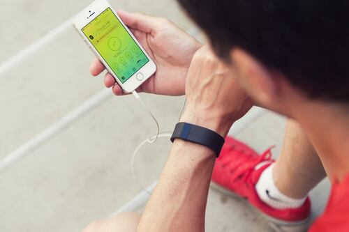 Fitbit revenues to be hit by soft demand and production issues