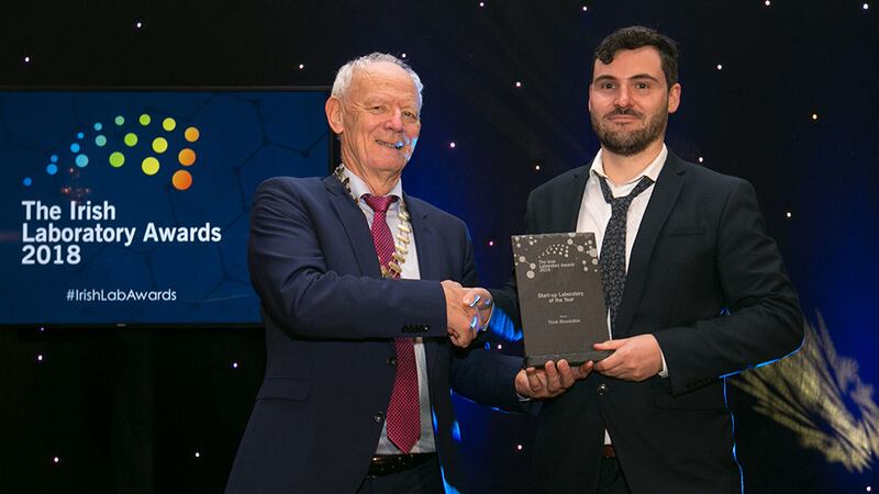 Conor O’Brien, President, Irish Science Teachers Association, presents the Start-up Laboratory of the Year award to Dr. Shourjya Sanyal, Think Biosolution.