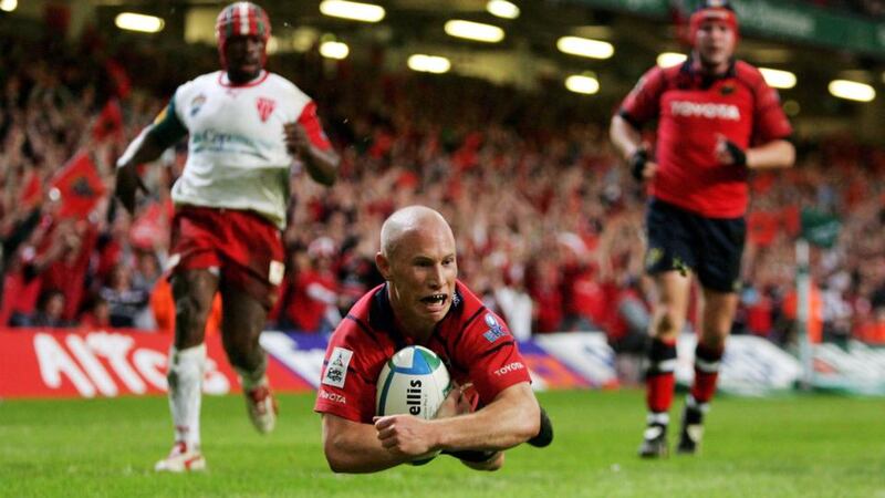 Peter Stringer scoring a try against Biarritz in the 2006 Heineken Cup Final. Photograph: Getty Images