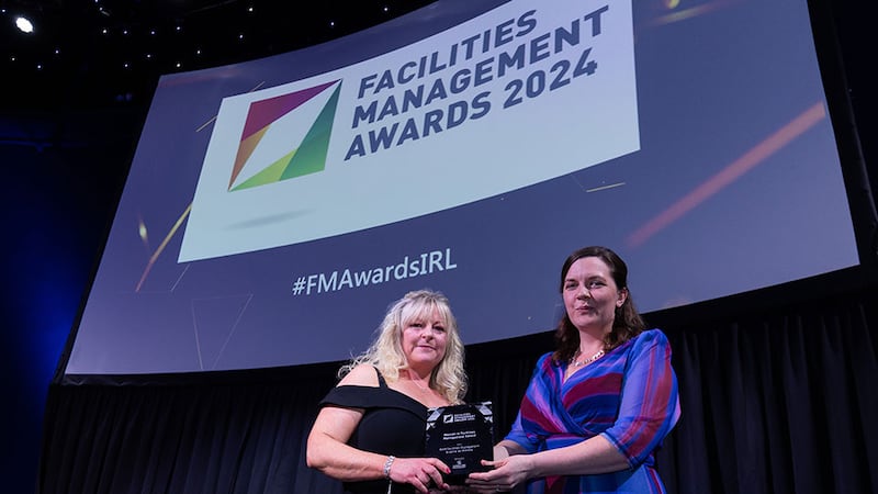 Sonia Fallon, business development manager of Sensori FM, presents the women in facilities management award to Gráinne de Mórdha, BAM Facilities Management