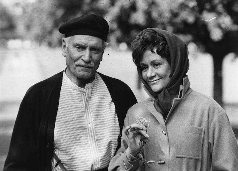 The English actor and director Laurence Olivier, and his wife Lady Olivier, the English actress Joan Plowright.  Original Publication: People Disc - HW0667   (Photo by Evening Standard/Getty Images)