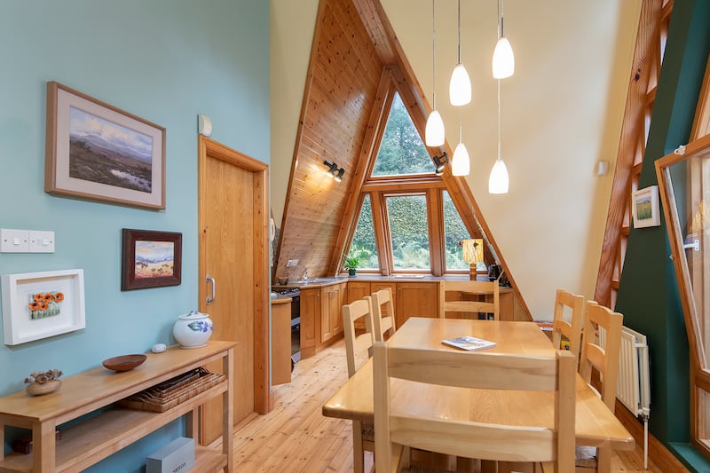 Dining room through to kitchen