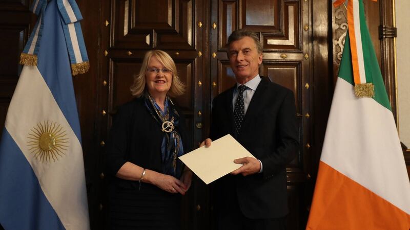 President Mauricio Macri and Ireland’s Ambassador to  Argentina,  Jacqueline O’Halloran, in 2019