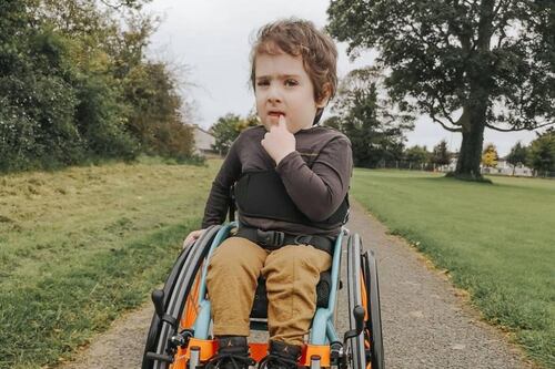 Father tells how son (8) on scoliosis waiting list is suffering pain so bad that ‘he bursts out into tears’
