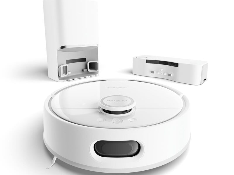 Switchbot S10 review: Floor-cleaning robot does a good job but needs a lot of attention