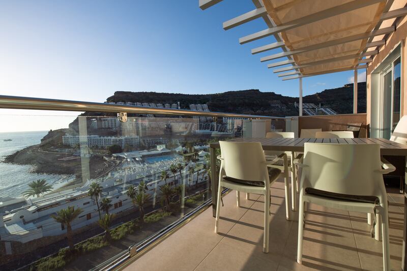 Gran Canaria: Two-bedroom penthouse apartment is located in a modern hotel complex in Mogan.