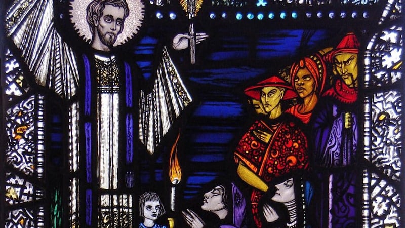 Particularly worth viewing in a collection of stained-glass windows from the Harry Clarke Studios is “Saint Francis Xavier preaching in the Orient’’, estimated at €2,500-€3,500