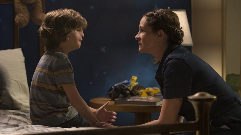 Julia Roberts and Jacob Tremblay in Wonder