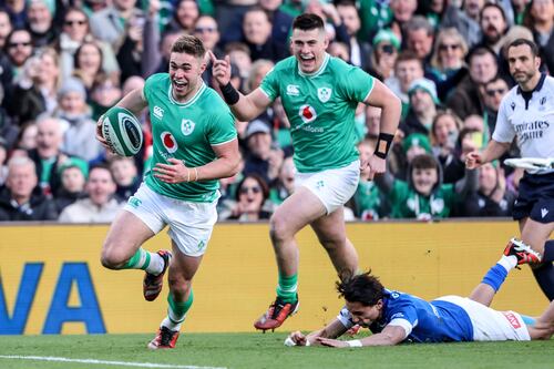 Jack Crowley takes the ball and runs with it as Irish 10 jersey fits snugly once again