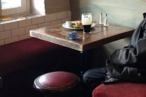 The old man and the alarm clock: the pub photo that went viral