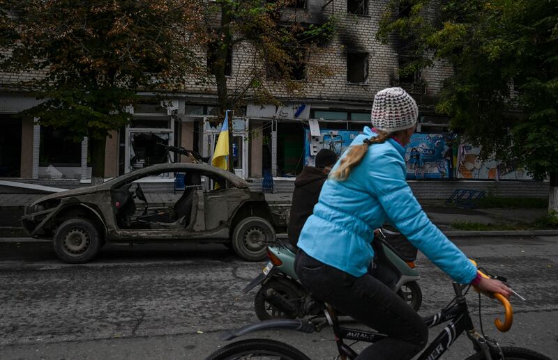 Ukrainian president promised 'victory' on a visit to the strategic city of Izyum that was recently recaptured from Russia by Kyiv's army in a lightning counter-offensive. Photograph: Juan Barreto/Getty Images