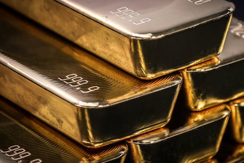 Gold rally gathers pace as prices move into record territory