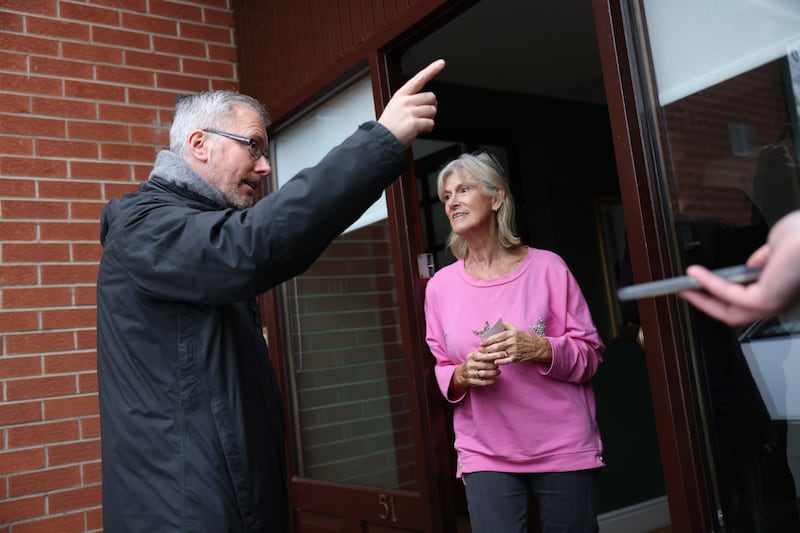 Roderic O'Gorman speaking to Maureen Black while on a canvass in Castleknock. Photograph: Dara Mac Dónaill 






