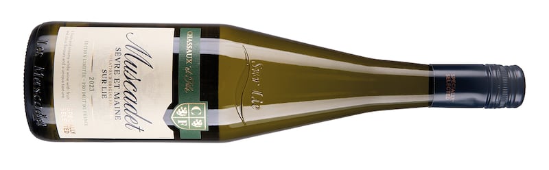 Specially Selected Muscadet de Sèvre & Maine sur lie 2023