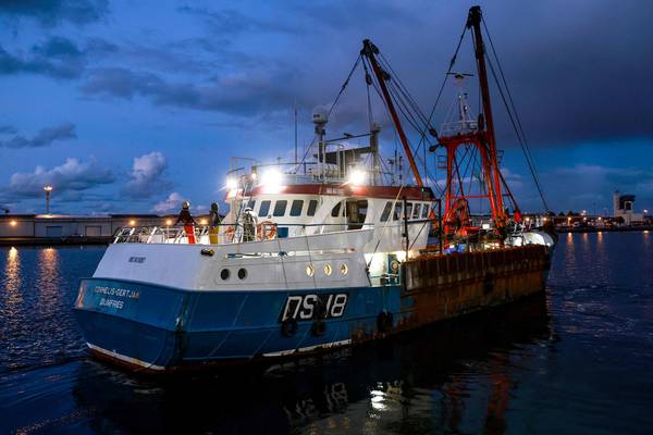 Trawler released ahead of fresh talks in Paris over fishing crisis