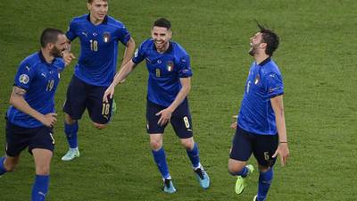 Italy look the real deal as Locatelli double helps seal progress to knock-outs