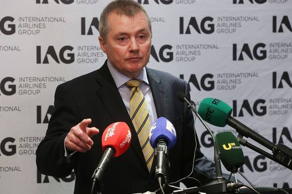 Willie Walsh to step down as IAG chief executive