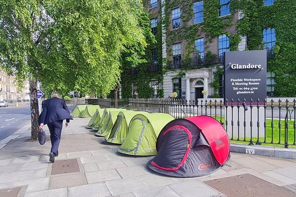 New migrant tent encampment springs up on Leeson Street bridge in Dublin