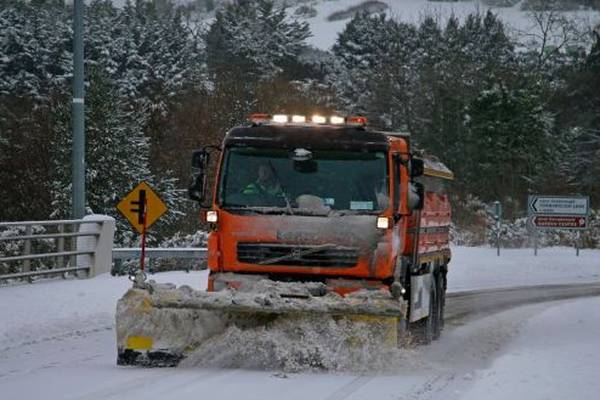 ‘Snow tourists’ in 4x4s warned to keep away from the Sally Gap