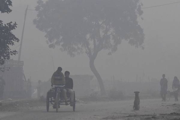 Dangerous pollution levels force schools to close in New Delhi
